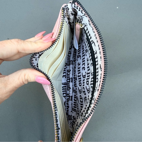 Juicy Couture Pink Debossed Monogram Wristlet Y2K Style EUC Barbiecore Baby Pink - Picture 6 of 7